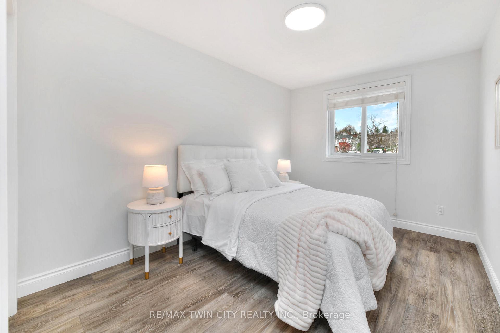 Photo 27 of 714A Columbia Forest Boulevard, Waterloo — HOMEH