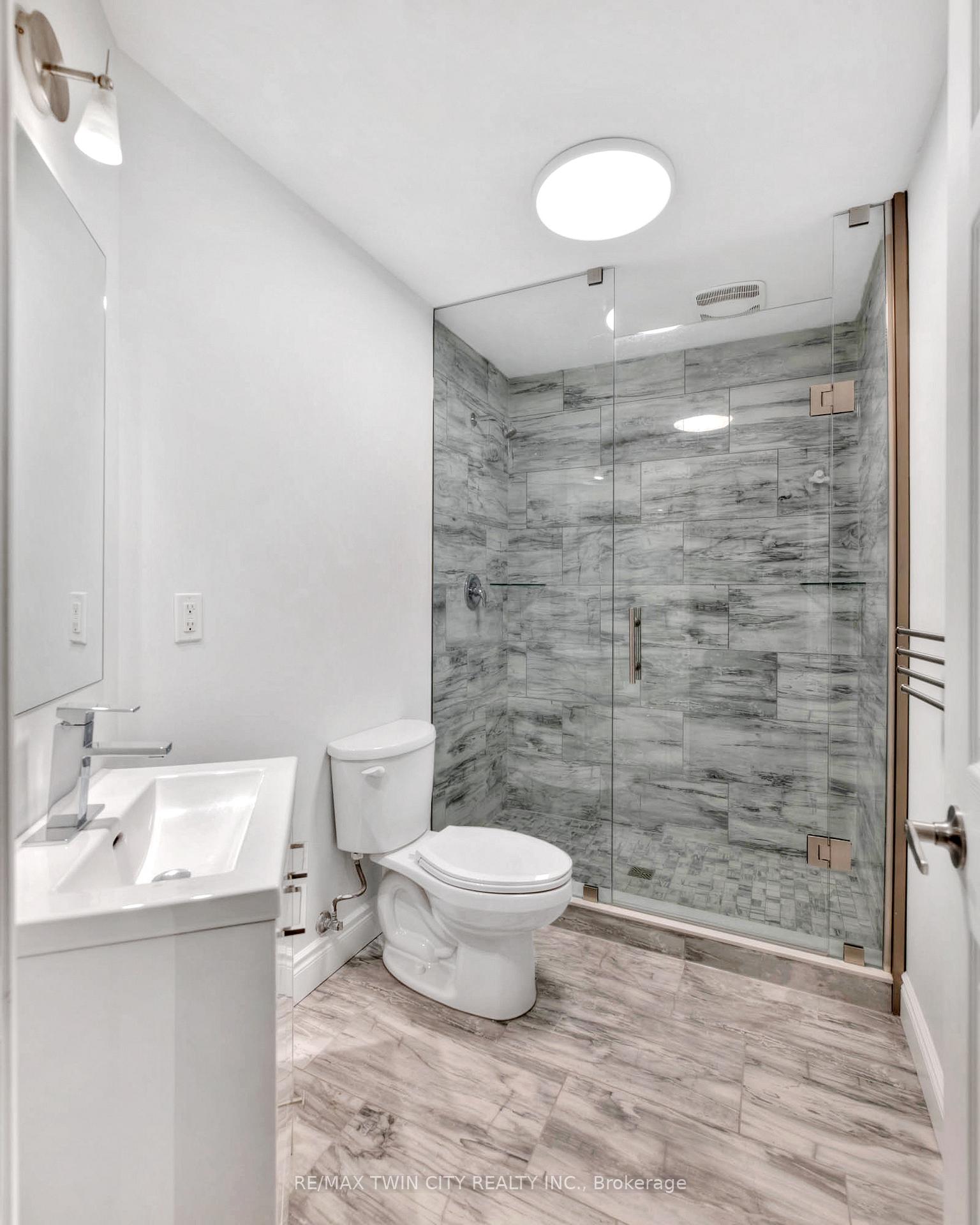 Photo 34 of 714A Columbia Forest Boulevard, Waterloo — HOMEH