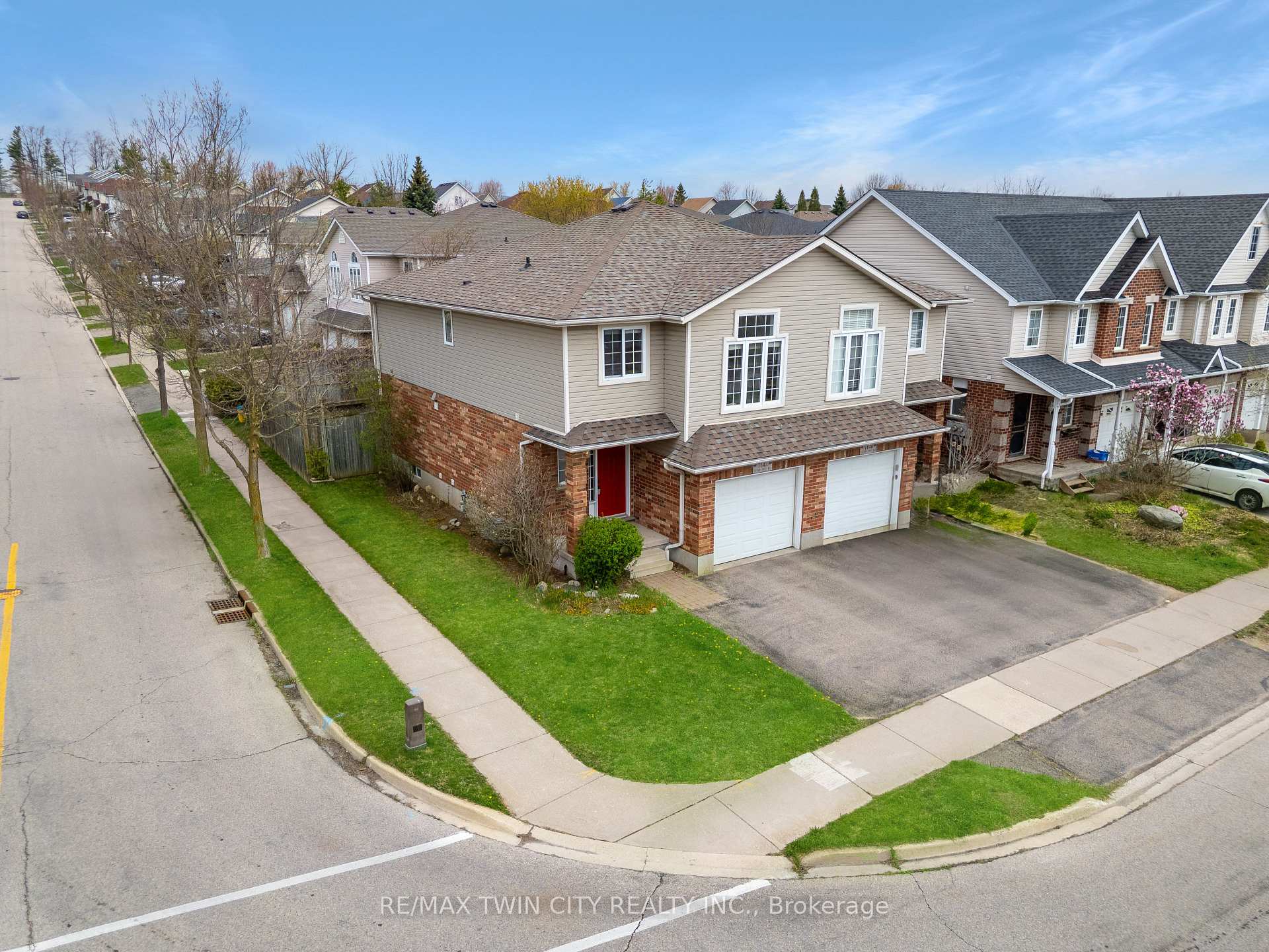 Photo 41 of 714A Columbia Forest Boulevard, Waterloo — HOMEH