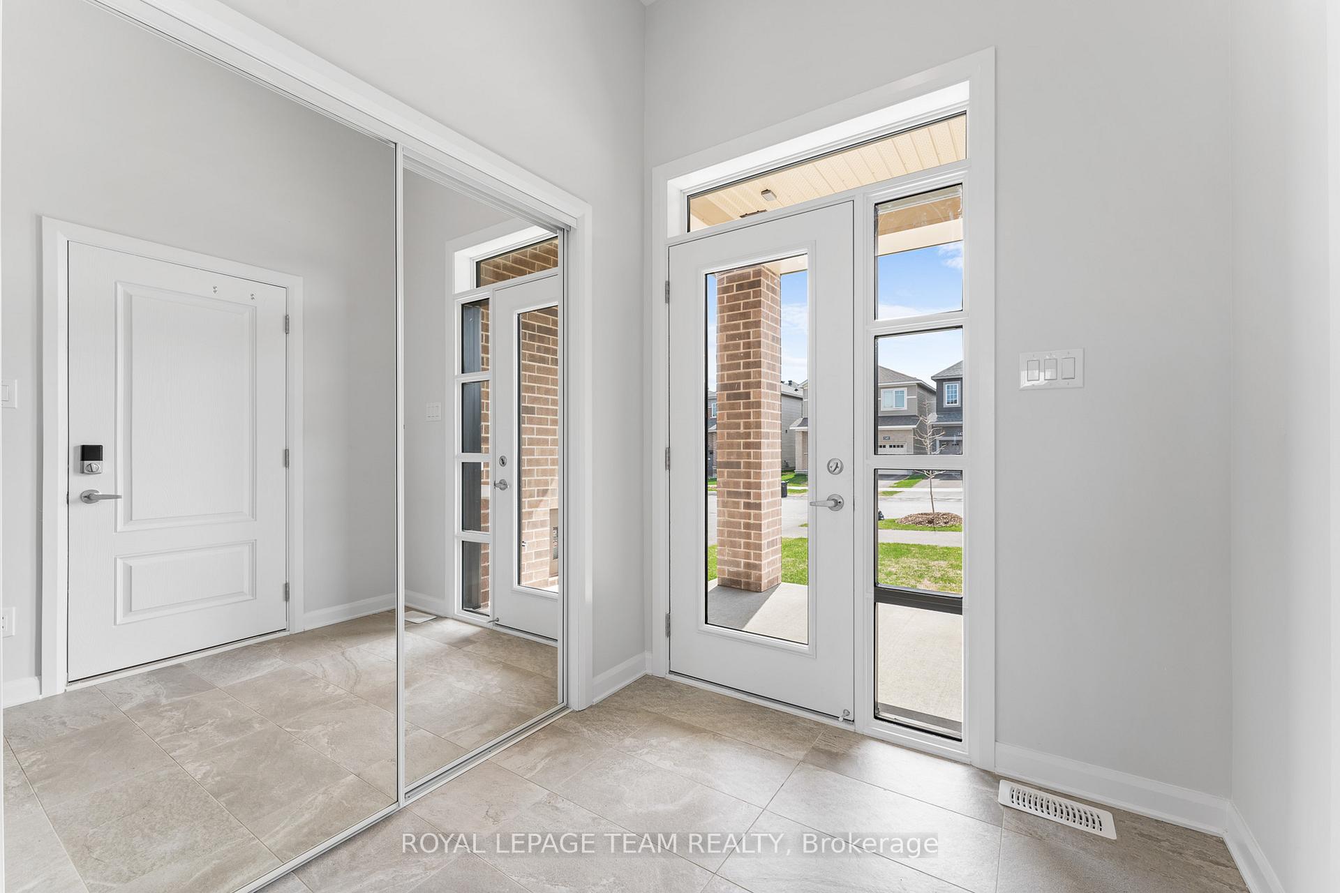 Photo 3 of 142 Invention Boulevard, Ottawa, Kanata - Morgan's Grant/South March — HOMEH