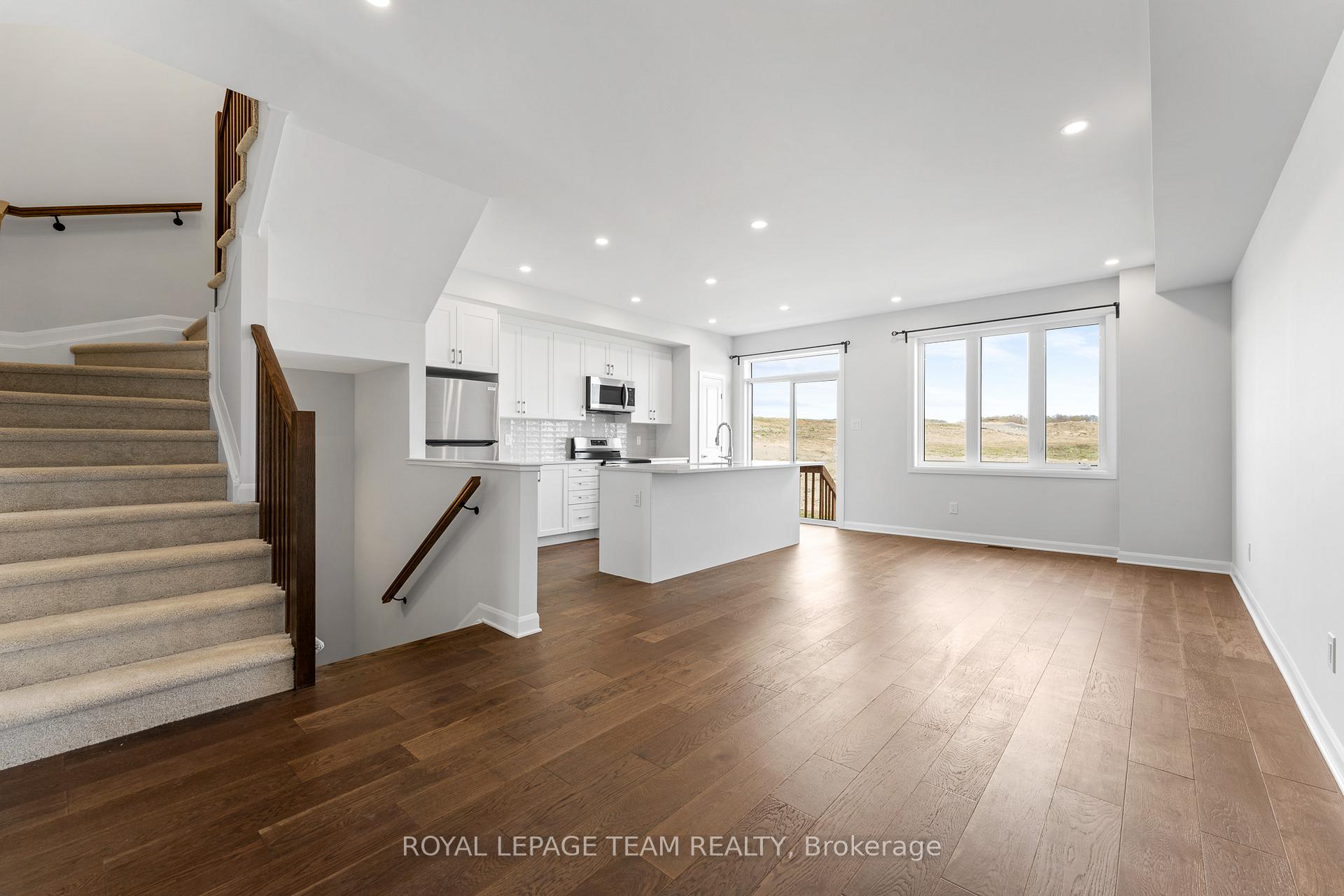 Photo 6 of 142 Invention Boulevard, Ottawa, Kanata - Morgan's Grant/South March — HOMEH