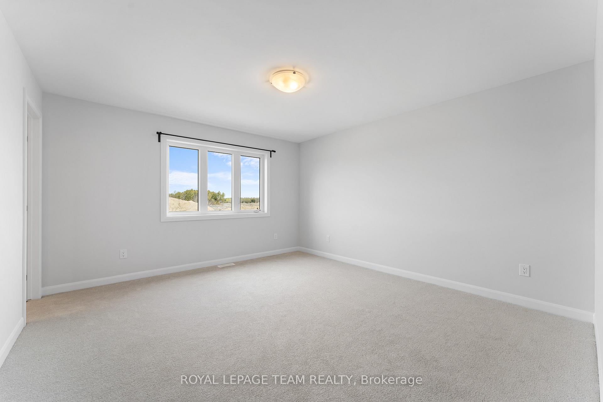 Photo 13 of 142 Invention Boulevard, Ottawa, Kanata - Morgan's Grant/South March — HOMEH