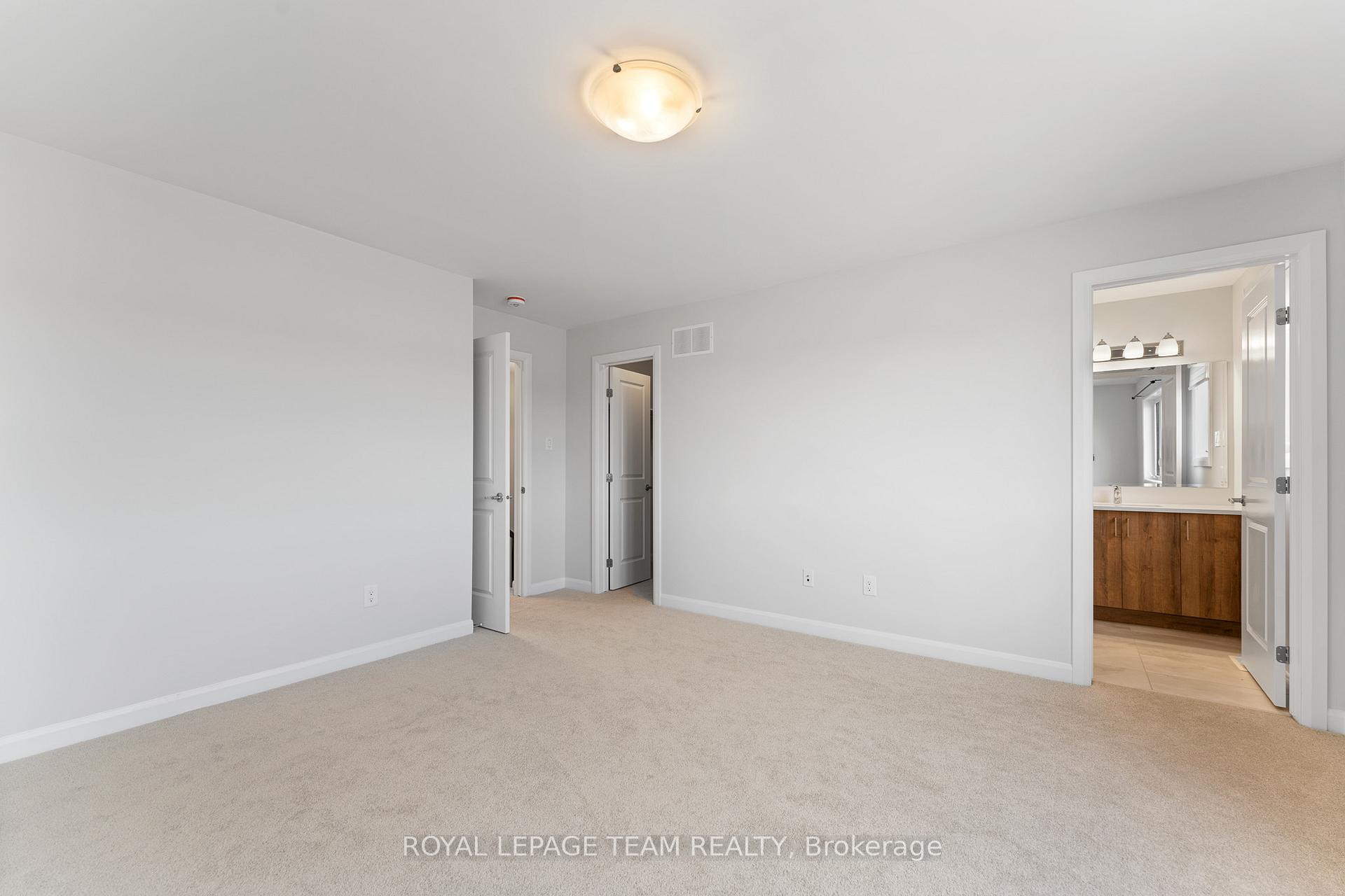 Photo 14 of 142 Invention Boulevard, Ottawa, Kanata - Morgan's Grant/South March — HOMEH