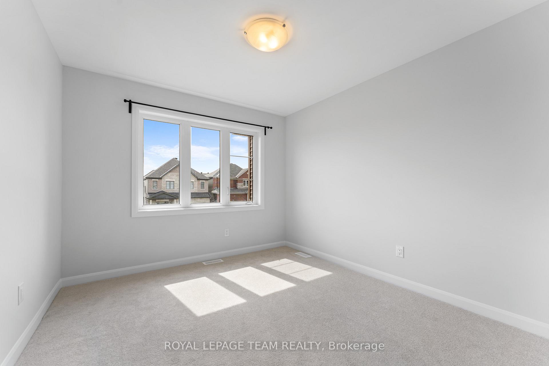 Photo 16 of 142 Invention Boulevard, Ottawa, Kanata - Morgan's Grant/South March — HOMEH