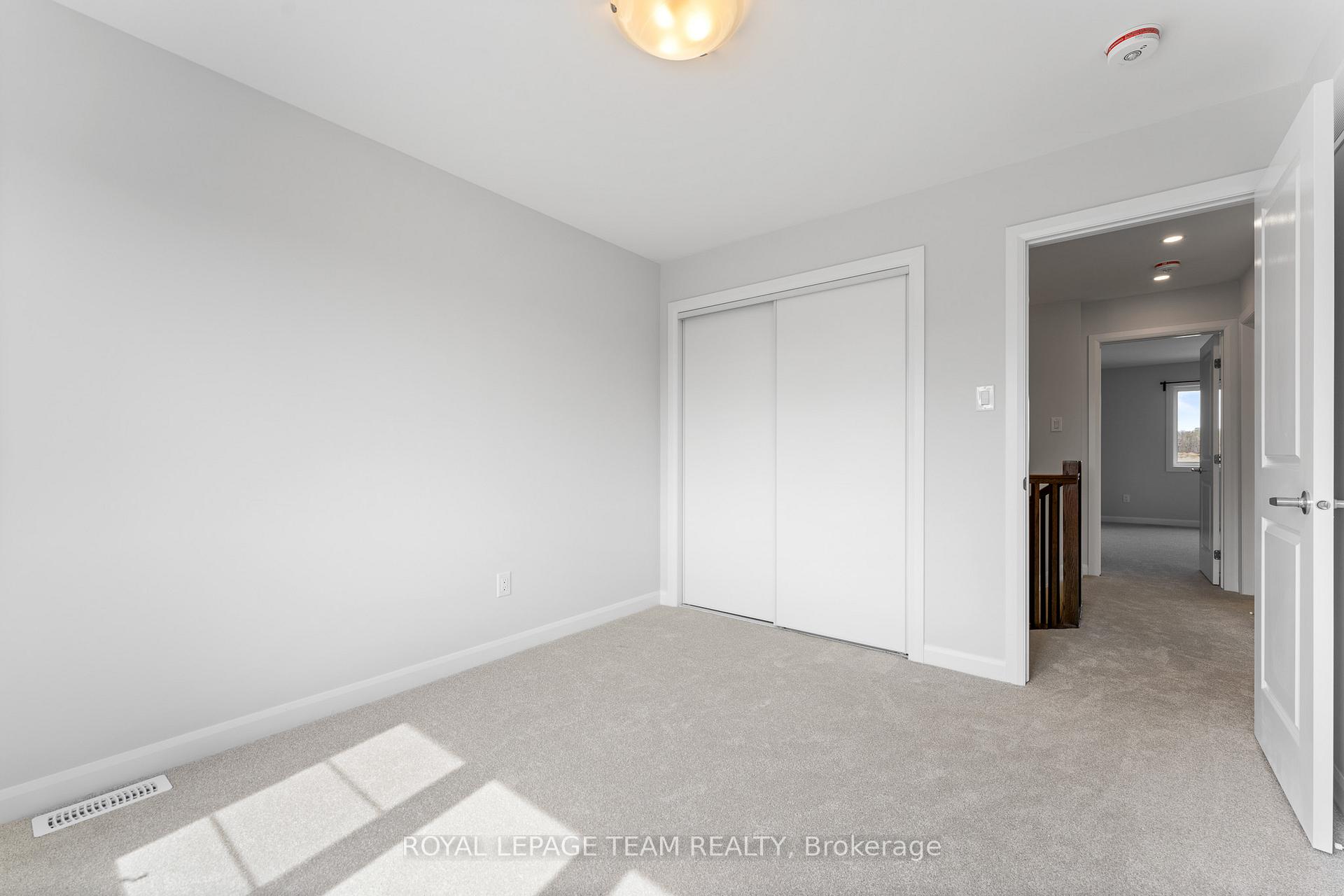 Photo 17 of 142 Invention Boulevard, Ottawa, Kanata - Morgan's Grant/South March — HOMEH