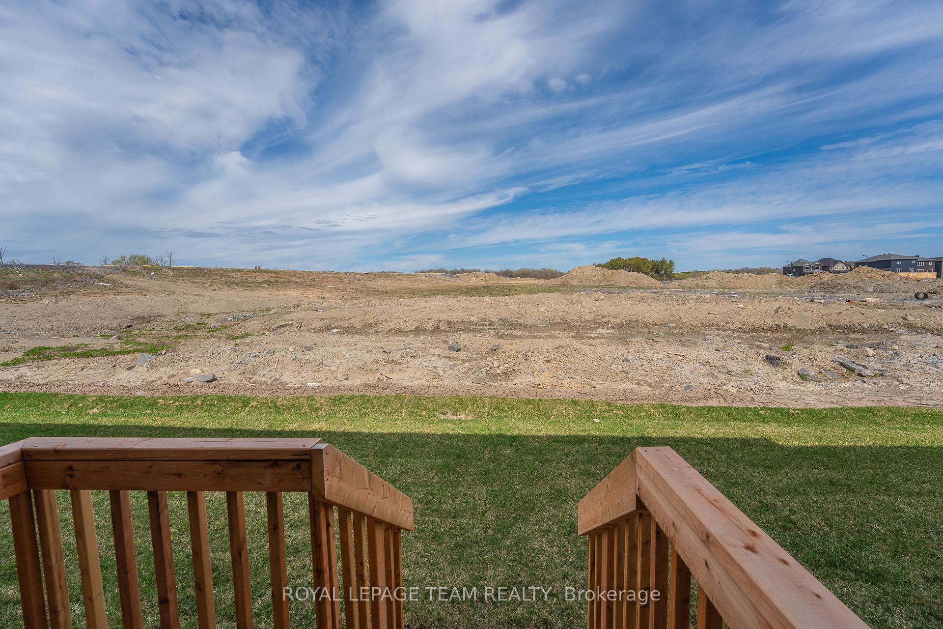 Photo 24 of 142 Invention Boulevard, Ottawa, Kanata - Morgan's Grant/South March — HOMEH