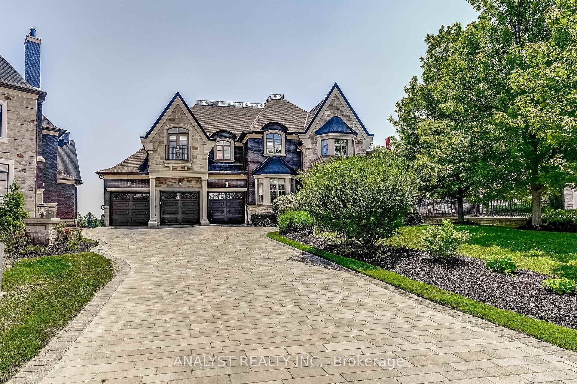 Front of 115 Hazelridge Court