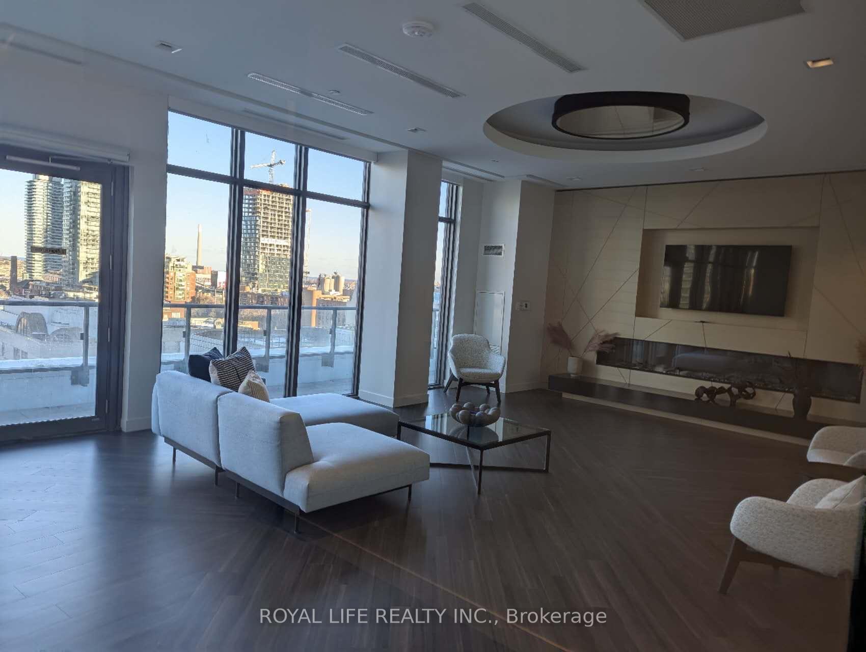 Photo 3 of Unit 1101, 60 Princess Street, Toronto, Waterfront Communities — HOMEH