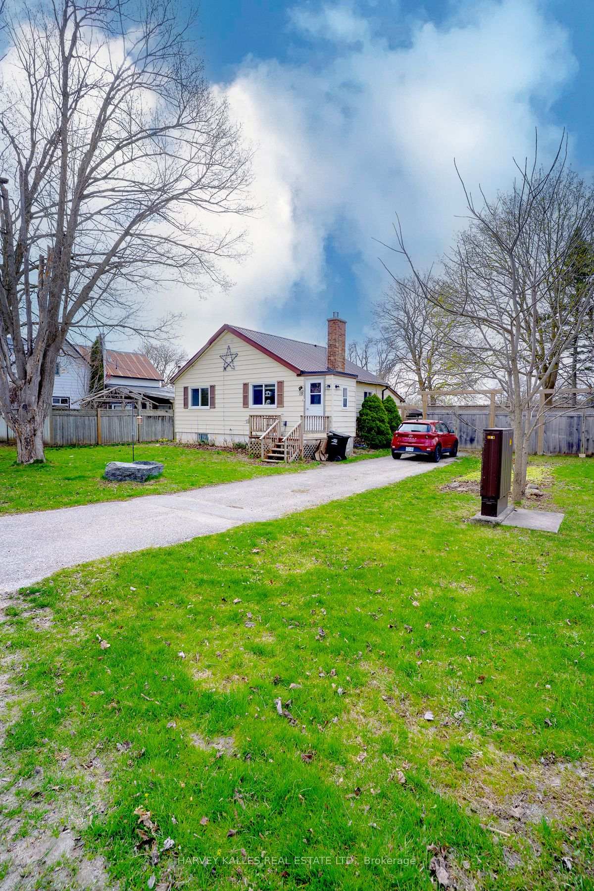 Photo 2 of 19 Wellington Street, Clearview, Creemore — HOMEH