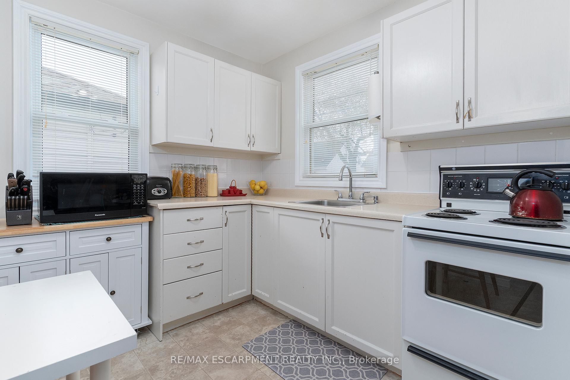Photo 16 of 45 East 11TH Street, Hamilton, Inch Park — HOMEH