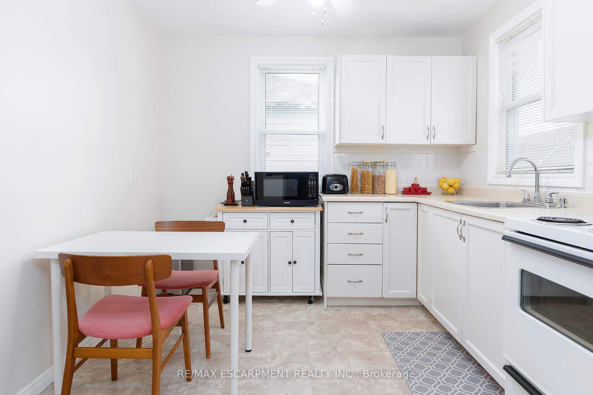Photo 3 of 45 East 11TH Street, Hamilton, Inch Park — HOMEH