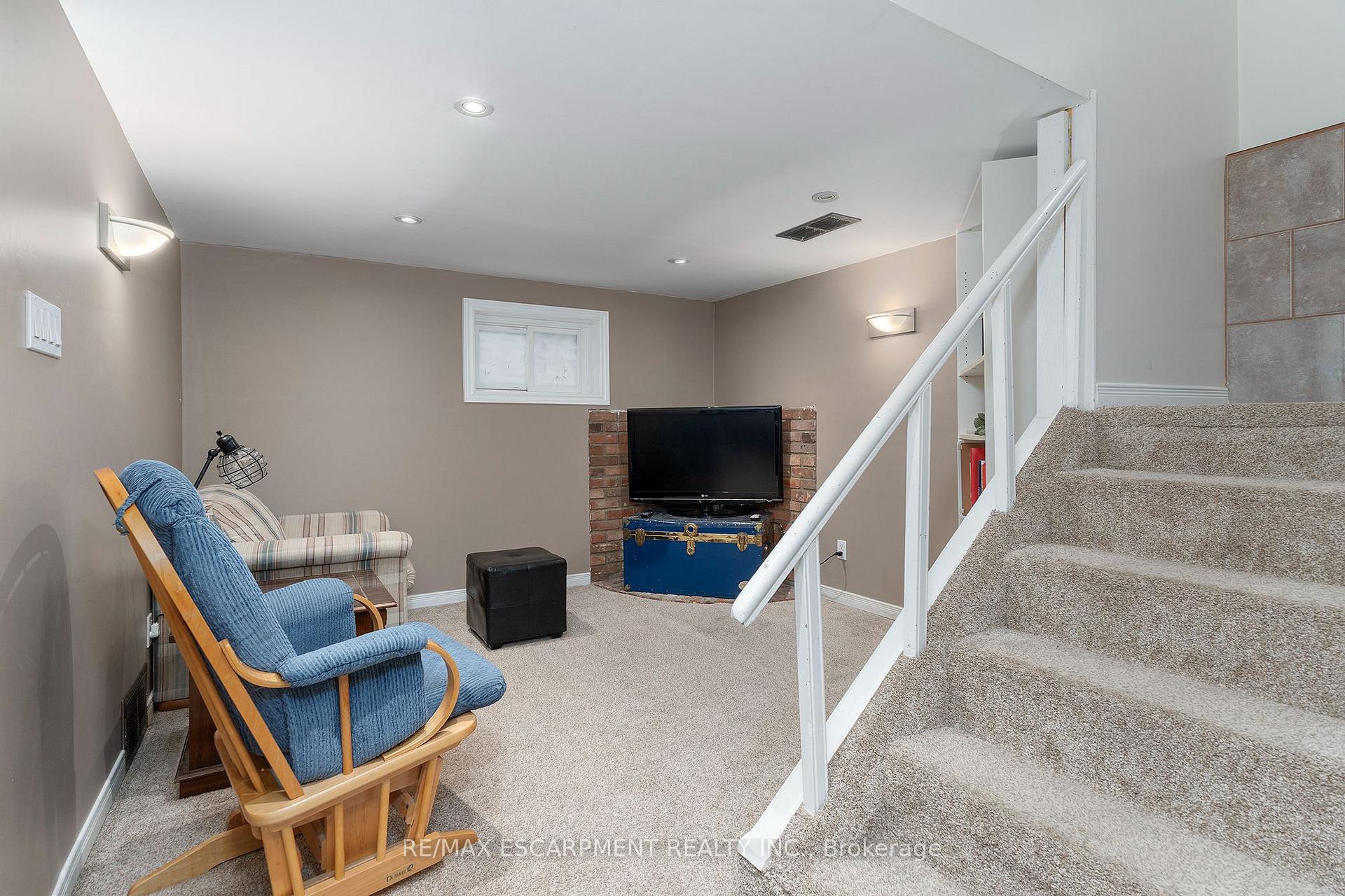 Photo 9 of 45 East 11TH Street, Hamilton, Inch Park — HOMEH