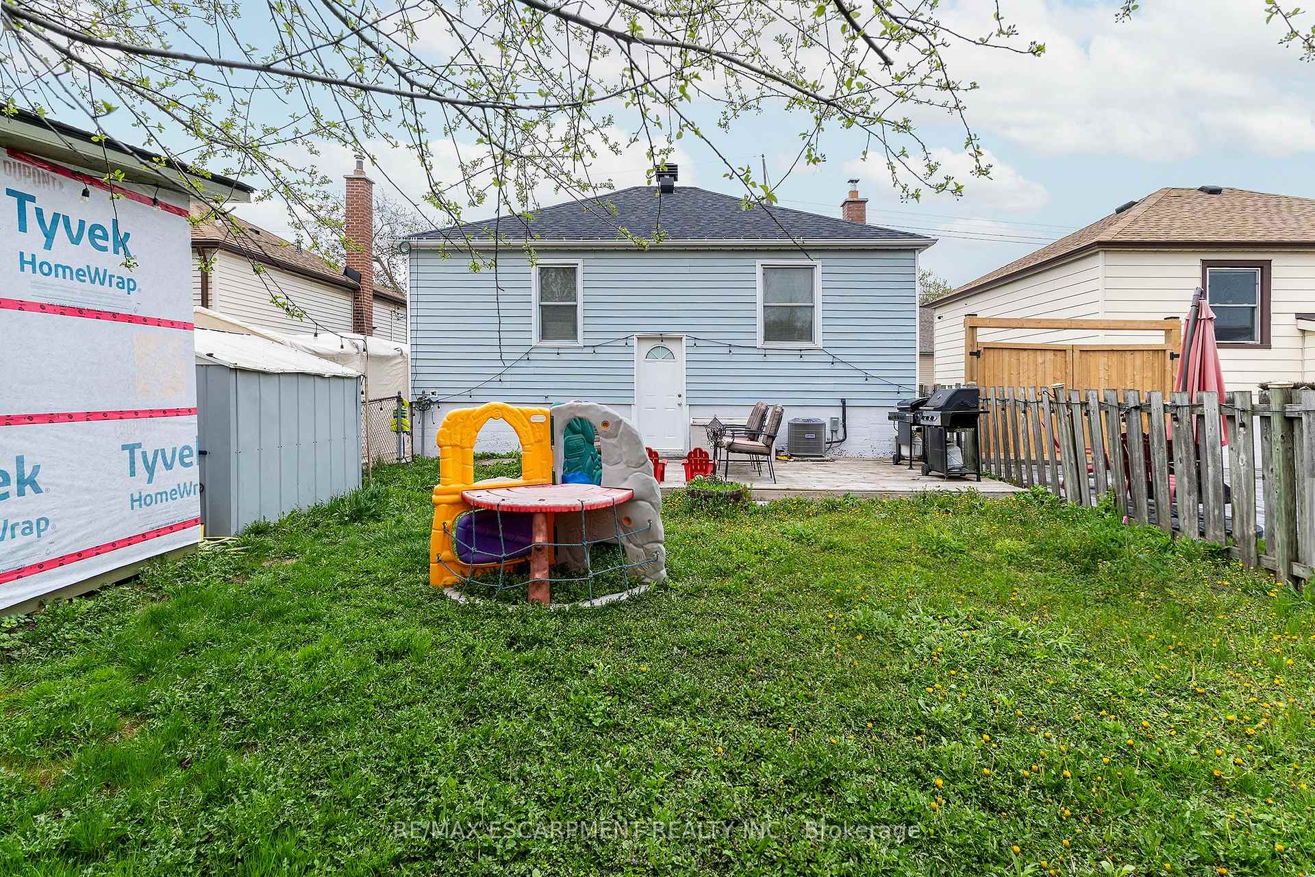 Photo 13 of 45 East 11TH Street, Hamilton, Inch Park — HOMEH