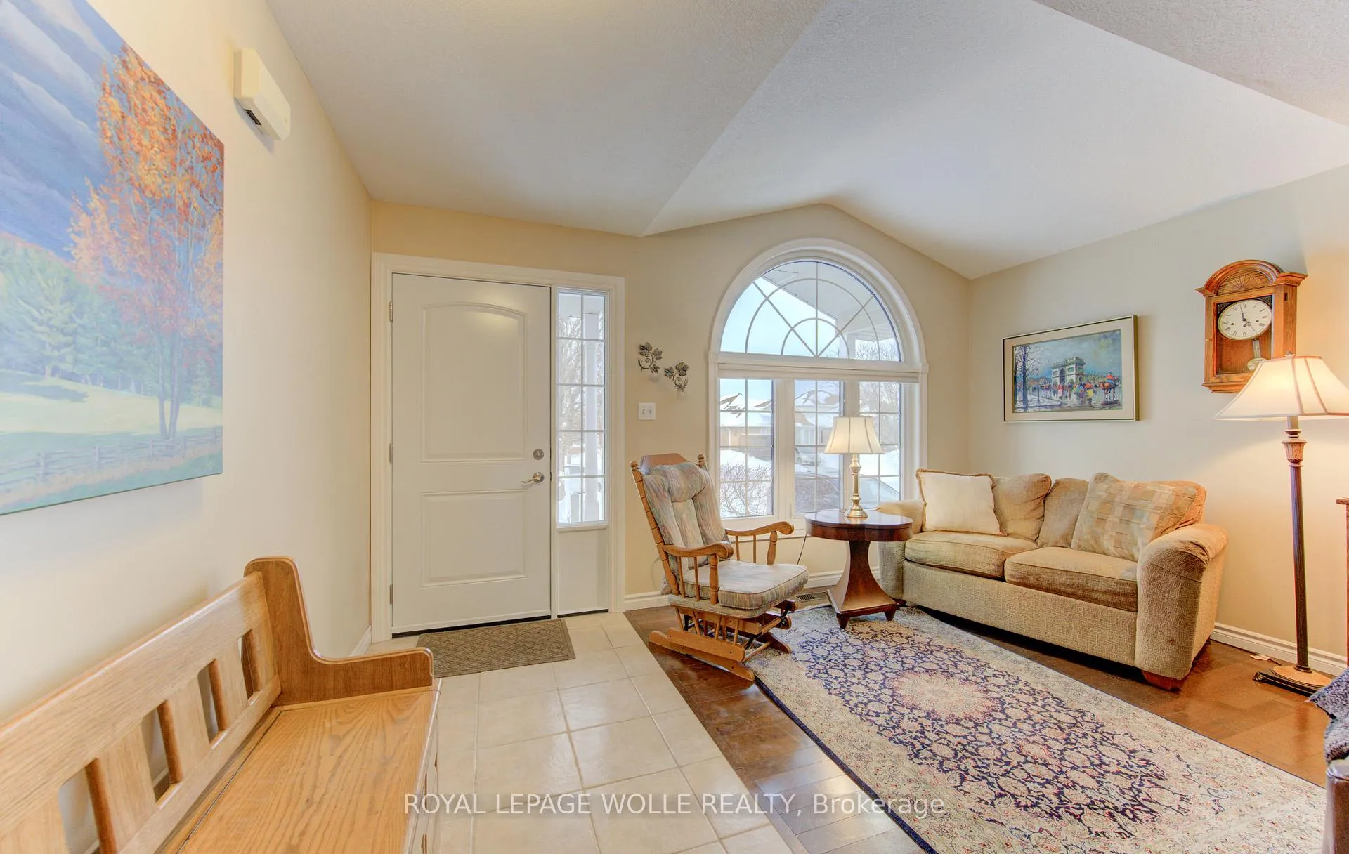 Photo 5 of 505 Sandbanks Crescent, Waterloo — HOMEH