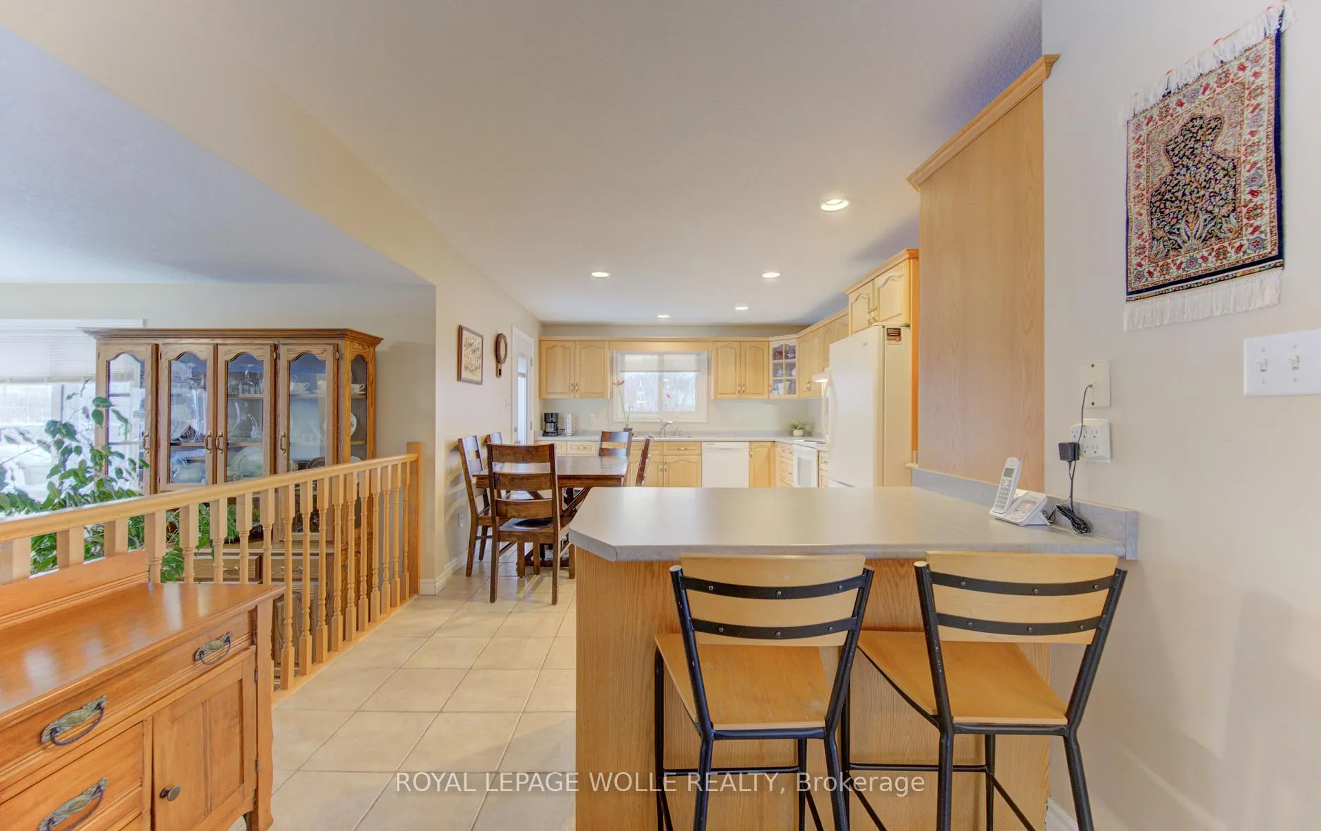 Photo 12 of 505 Sandbanks Crescent, Waterloo — HOMEH