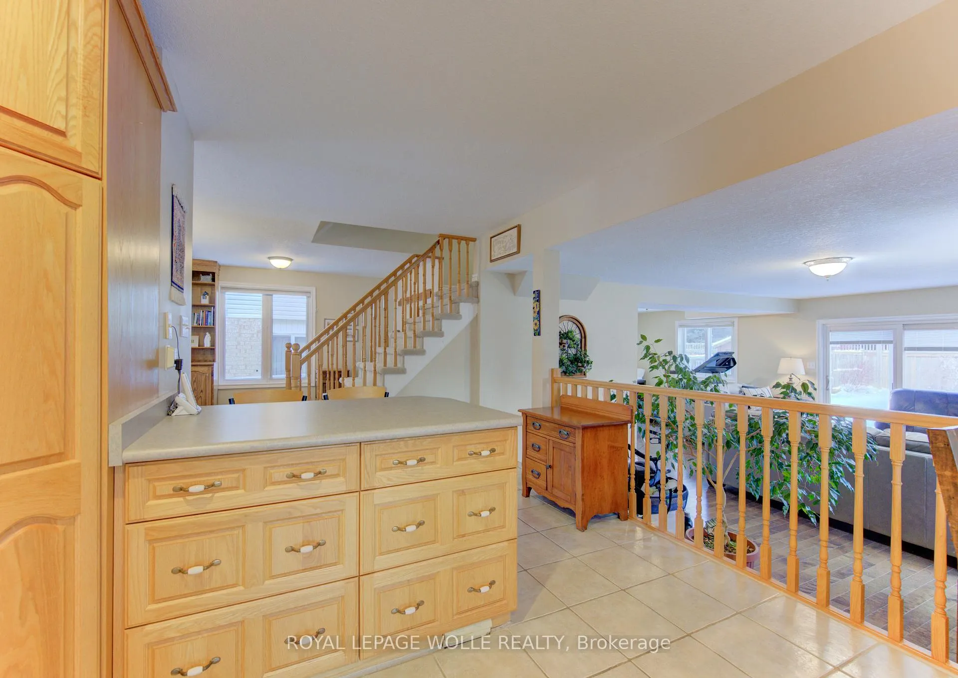 Photo 19 of 505 Sandbanks Crescent, Waterloo — HOMEH