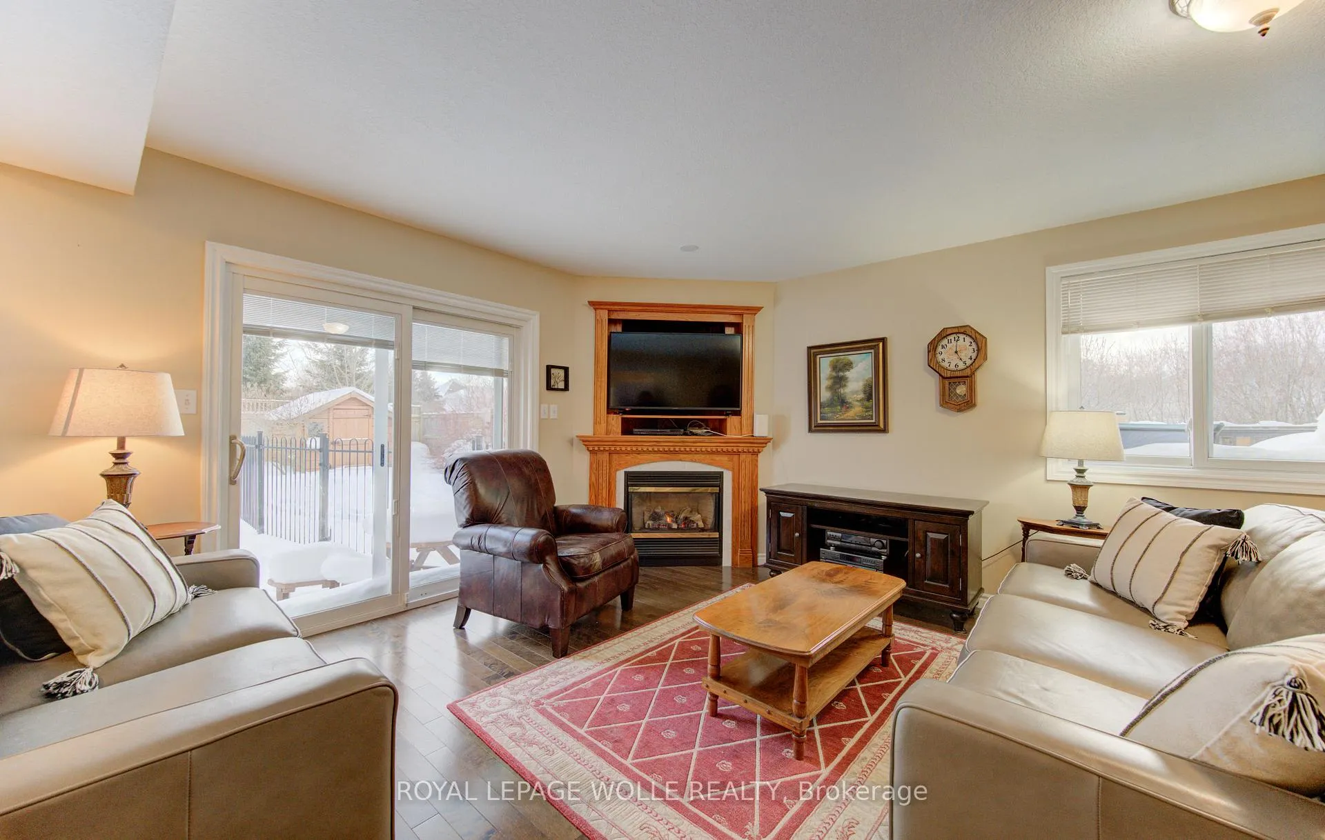 Photo 20 of 505 Sandbanks Crescent, Waterloo — HOMEH