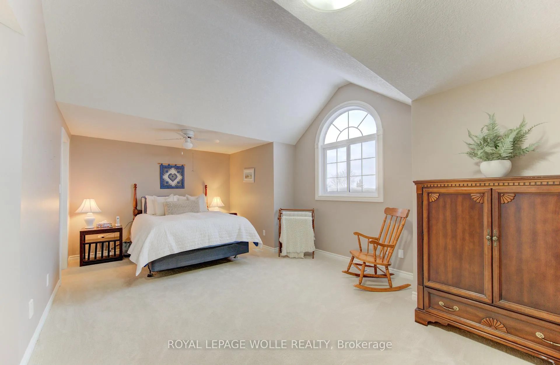 Photo 27 of 505 Sandbanks Crescent, Waterloo — HOMEH