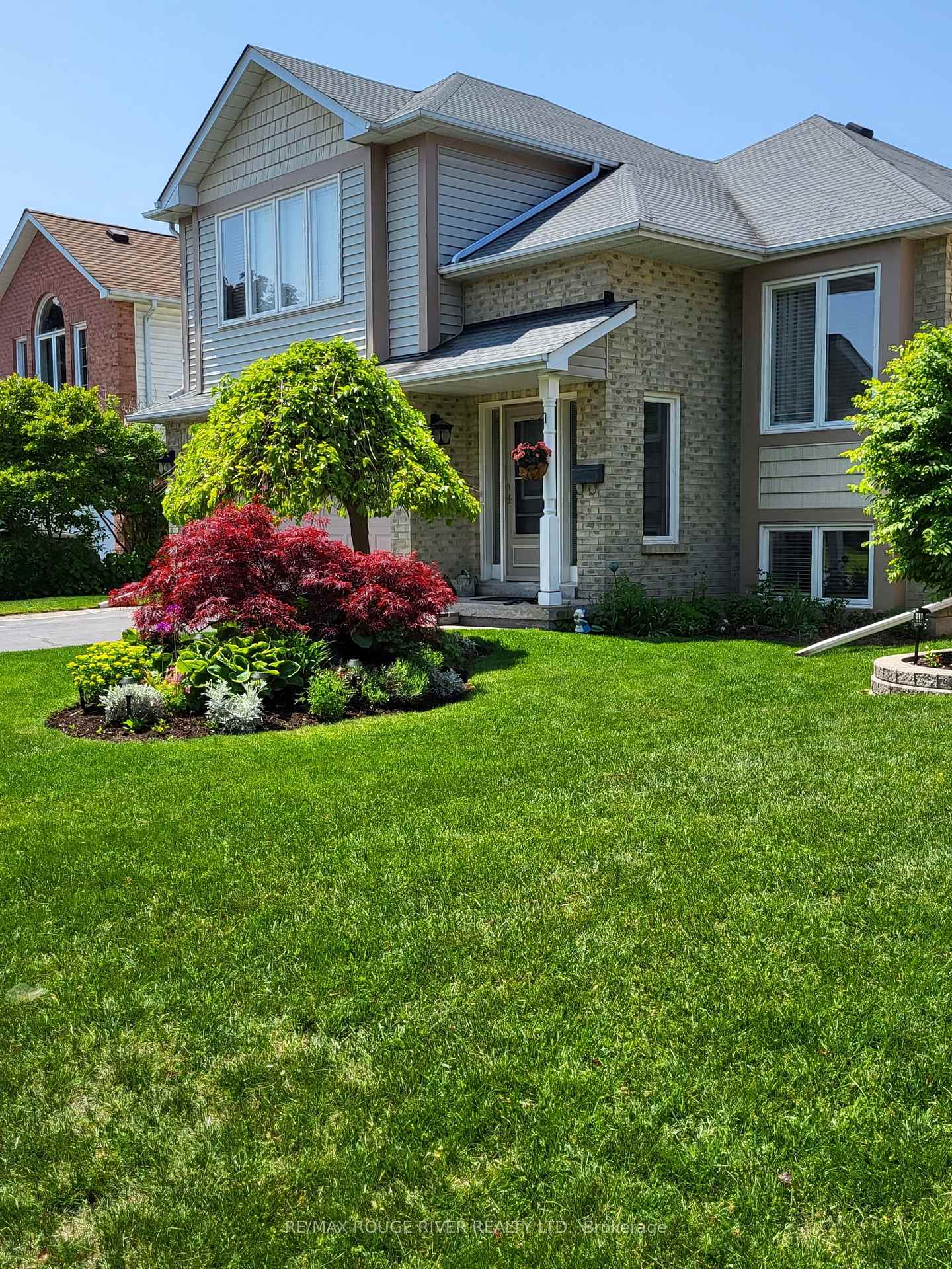 Photo 2 of 452 Fleetwood Drive, Oshawa, Eastdale — HOMEH