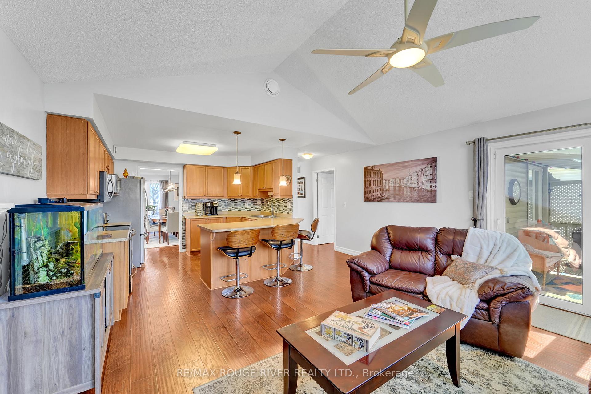 Photo 12 of 452 Fleetwood Drive, Oshawa, Eastdale — HOMEH