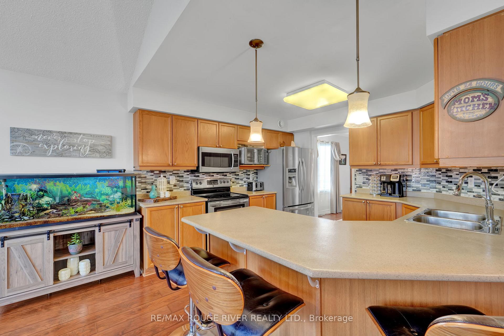 Photo 15 of 452 Fleetwood Drive, Oshawa, Eastdale — HOMEH