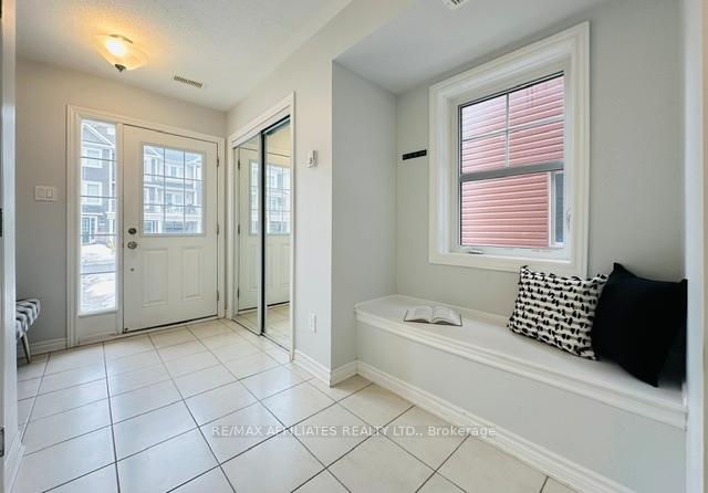 Photo 4 of 20 Squashberry Lane, Ottawa, Kanata - Emerald Meadows/Trailwest — HOMEH