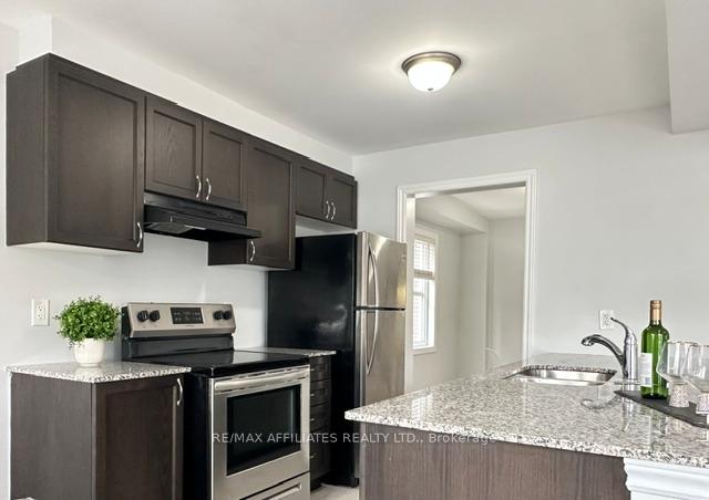 Photo 9 of 20 Squashberry Lane, Ottawa, Kanata - Emerald Meadows/Trailwest — HOMEH