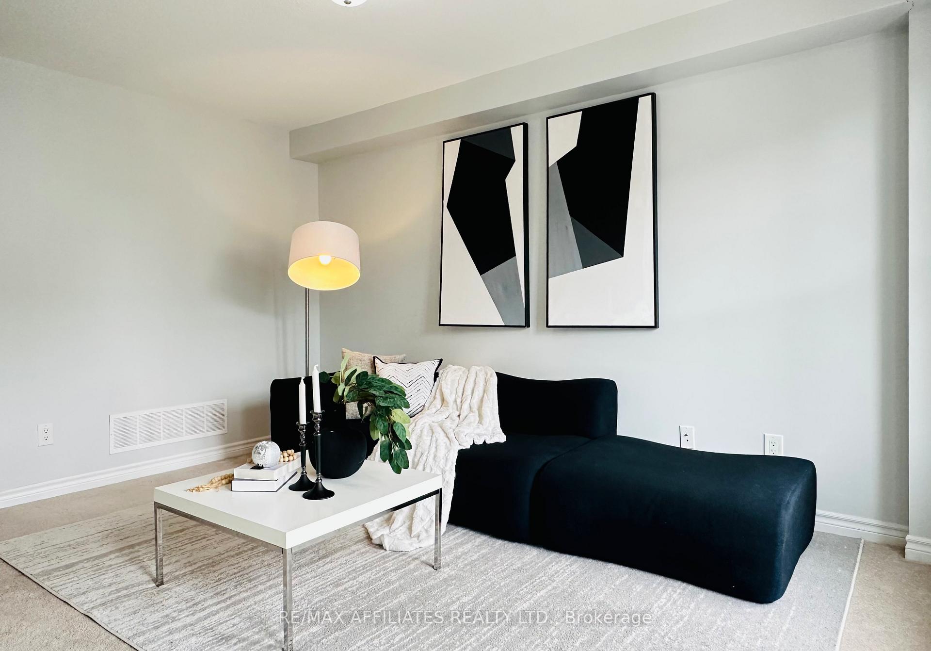 Photo 13 of 20 Squashberry Lane, Ottawa, Kanata - Emerald Meadows/Trailwest — HOMEH