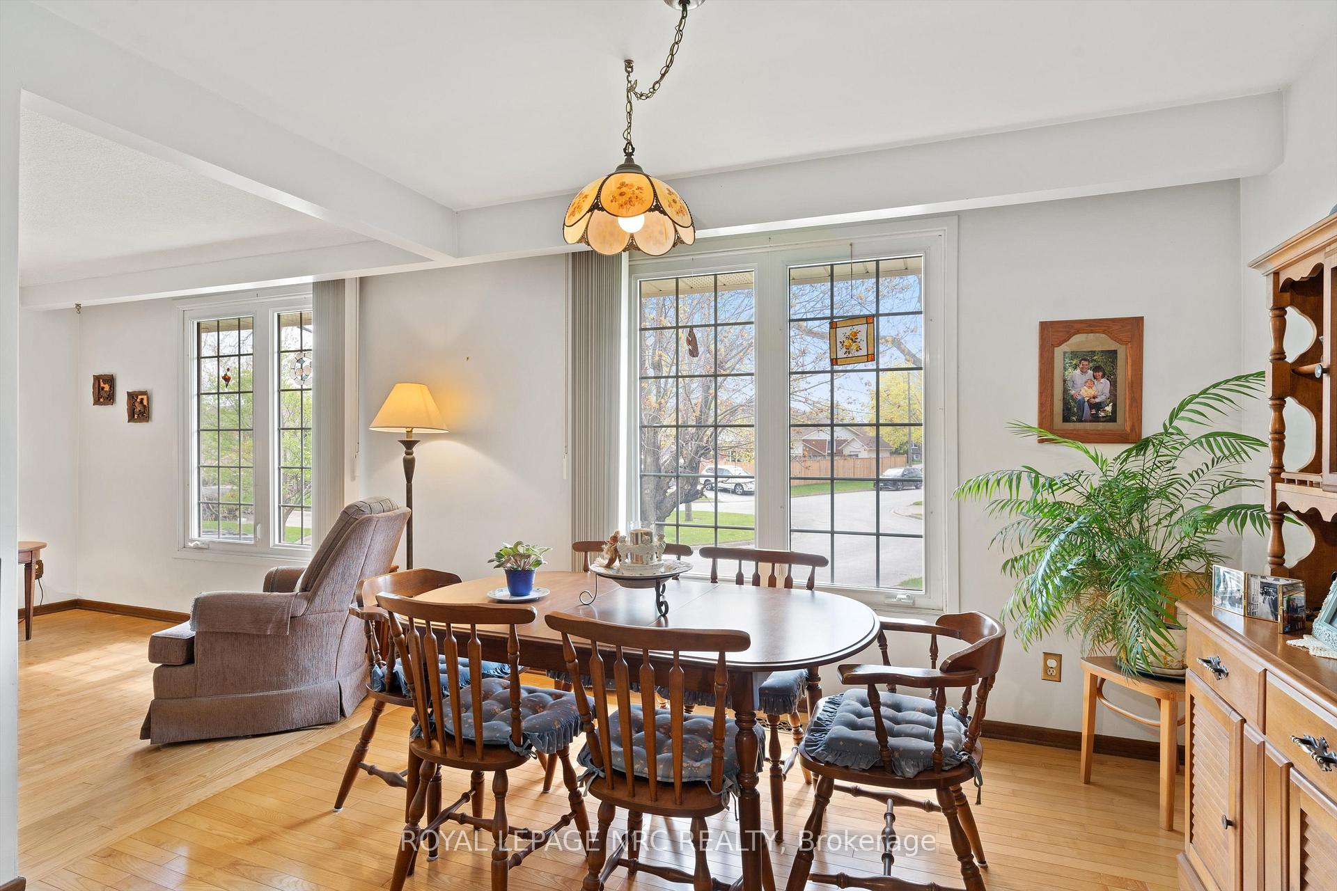 Photo 8 of 9 Pebble Beach Court, St. Catharines, Lakeshore — HOMEH