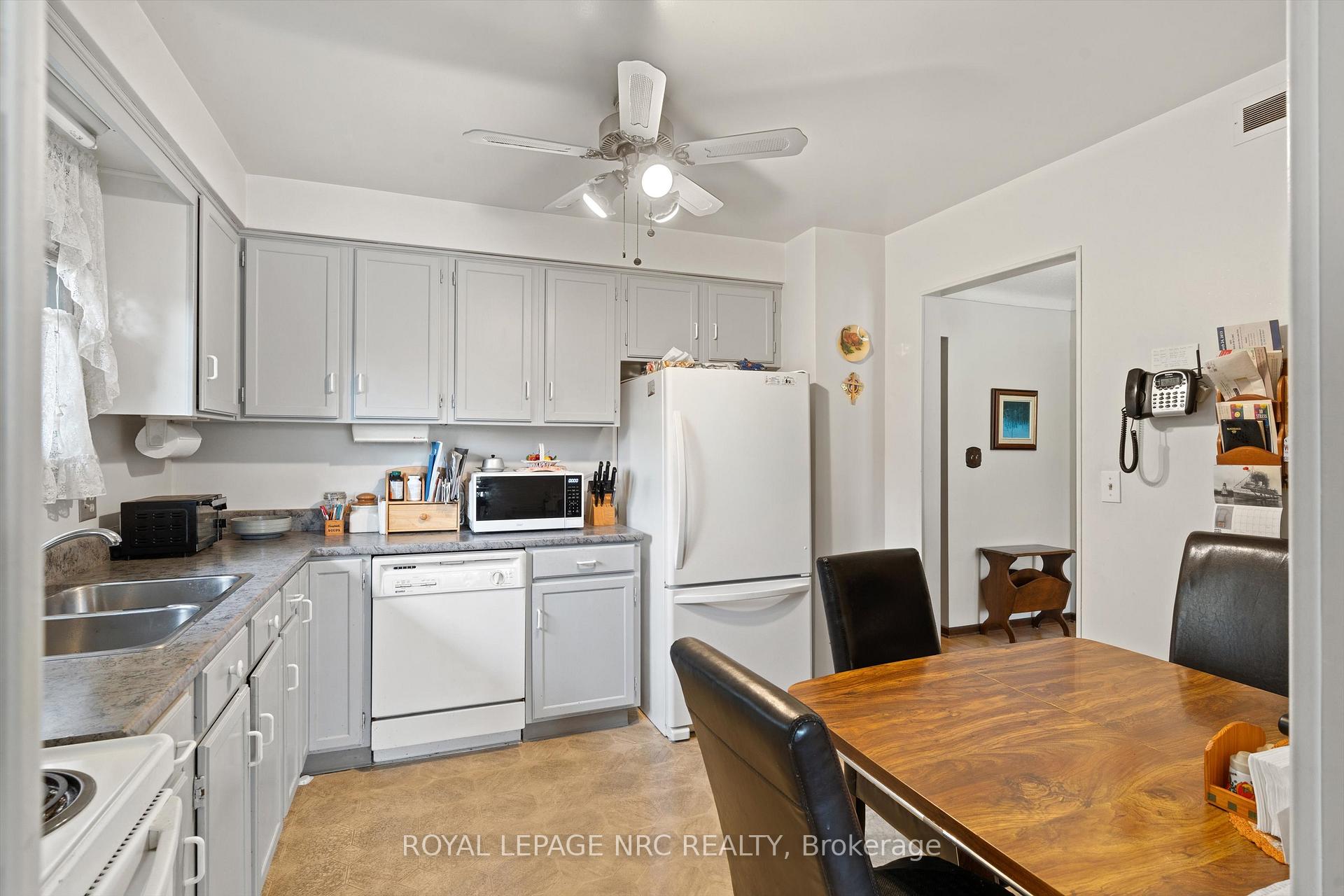 Photo 10 of 9 Pebble Beach Court, St. Catharines, Lakeshore — HOMEH