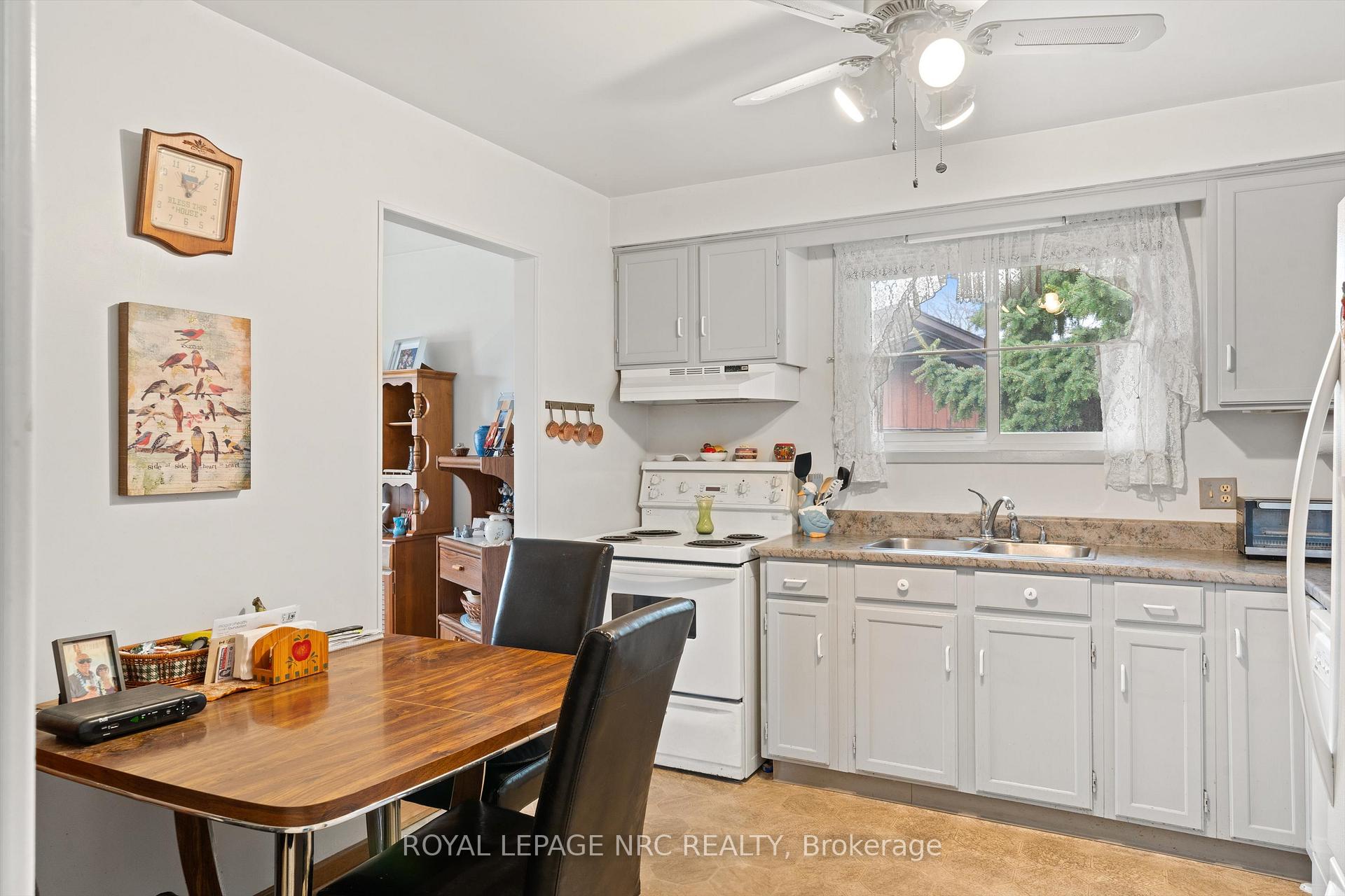 Photo 13 of 9 Pebble Beach Court, St. Catharines, Lakeshore — HOMEH