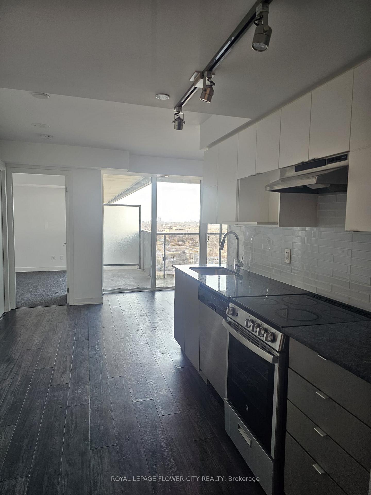 Photo 7 of Unit 1301, 120 Varna Drive, Toronto, Englemount-Lawrence — HOMEH