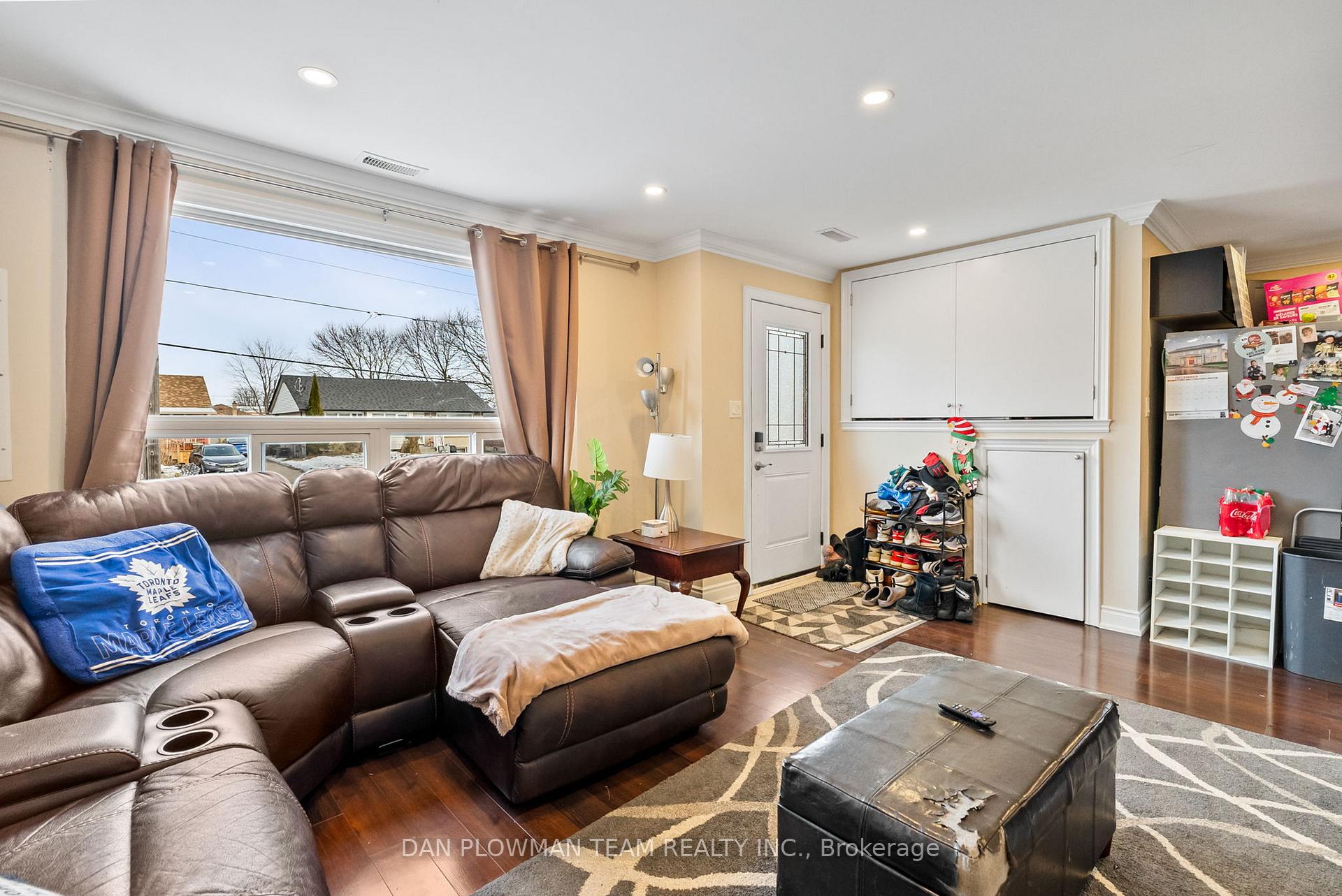 Photo 6 of 210 Wilson Road S, Oshawa, Central — HOMEH
