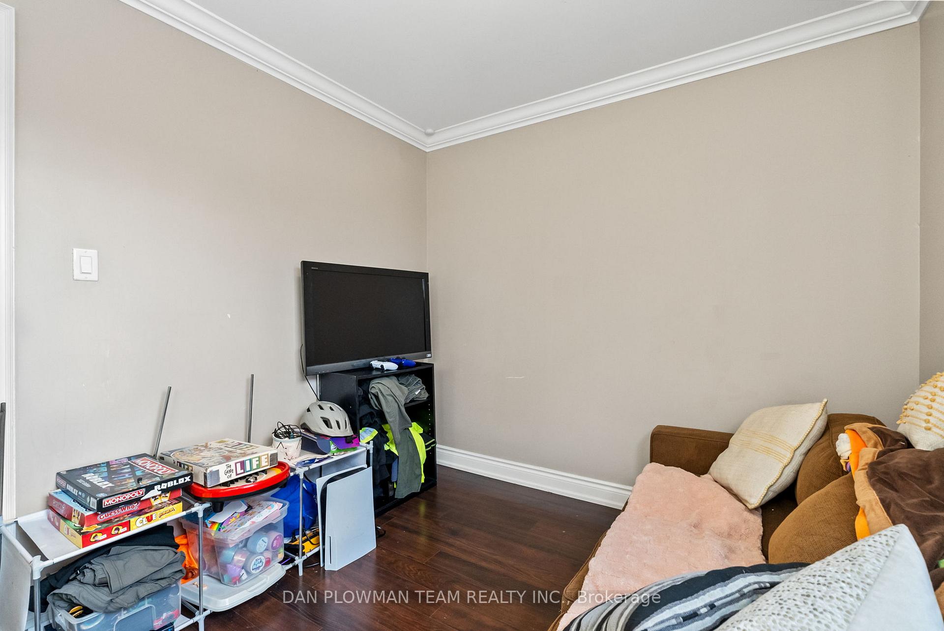 Photo 15 of 210 Wilson Road S, Oshawa, Central — HOMEH