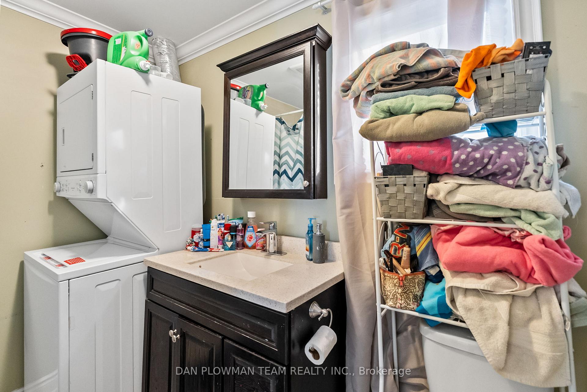 Photo 16 of 210 Wilson Road S, Oshawa, Central — HOMEH
