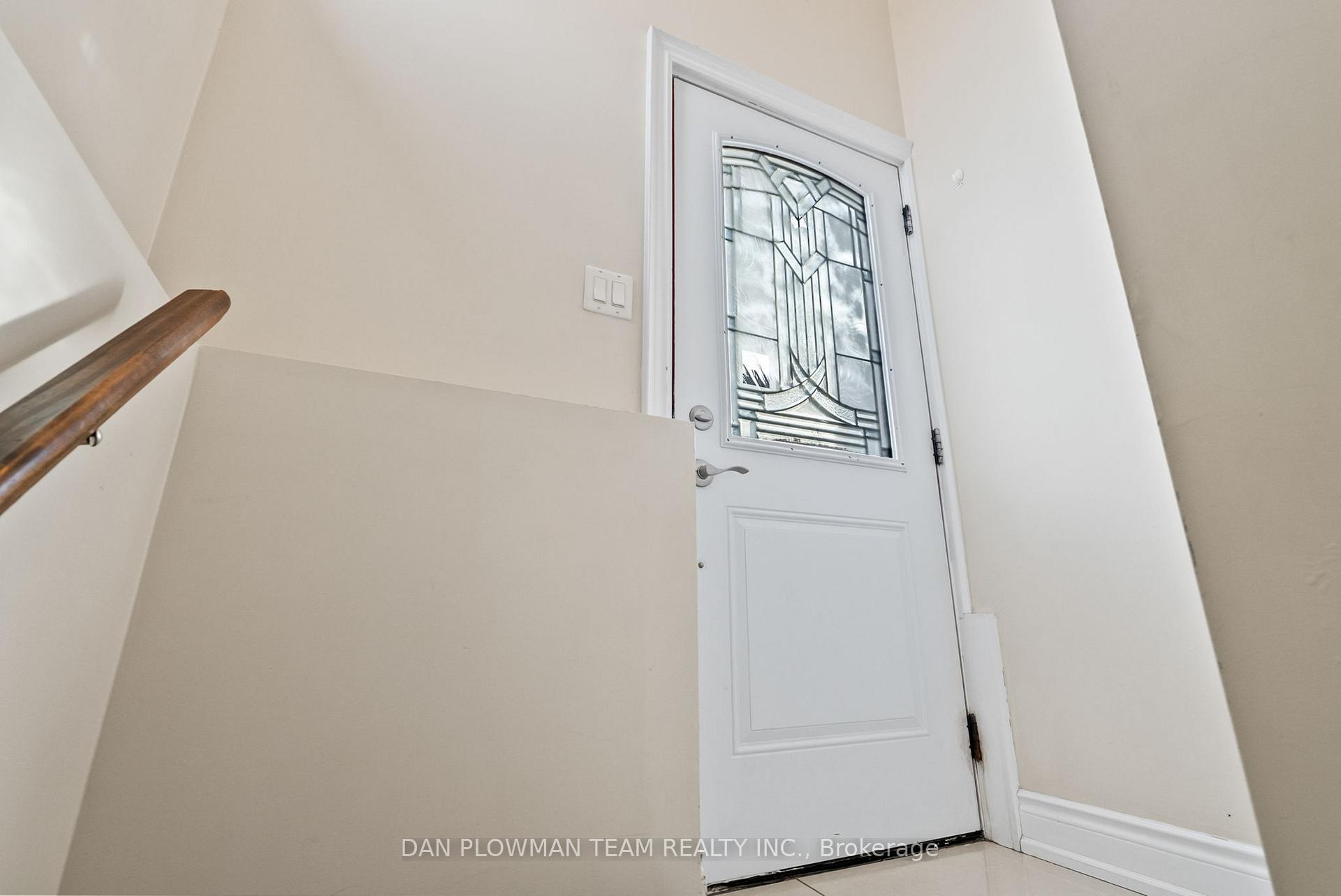 Photo 18 of 210 Wilson Road S, Oshawa, Central — HOMEH