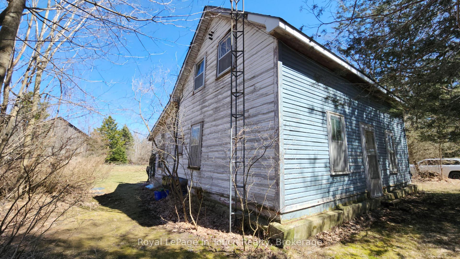 Photo 7 of 1655 Newton Street W, Tay, Rural Tay — HOMEH