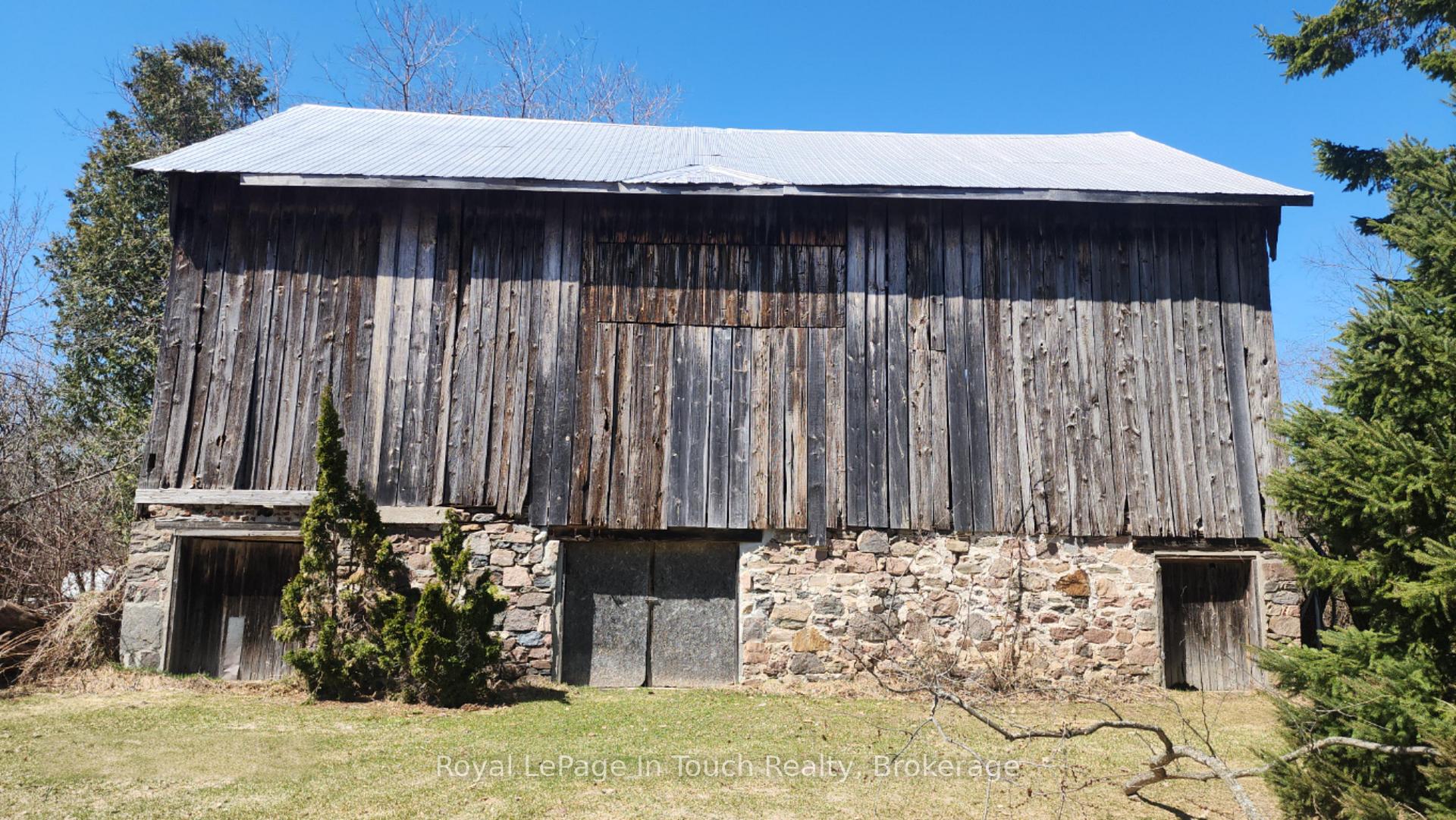 Photo 8 of 1655 Newton Street W, Tay, Rural Tay — HOMEH