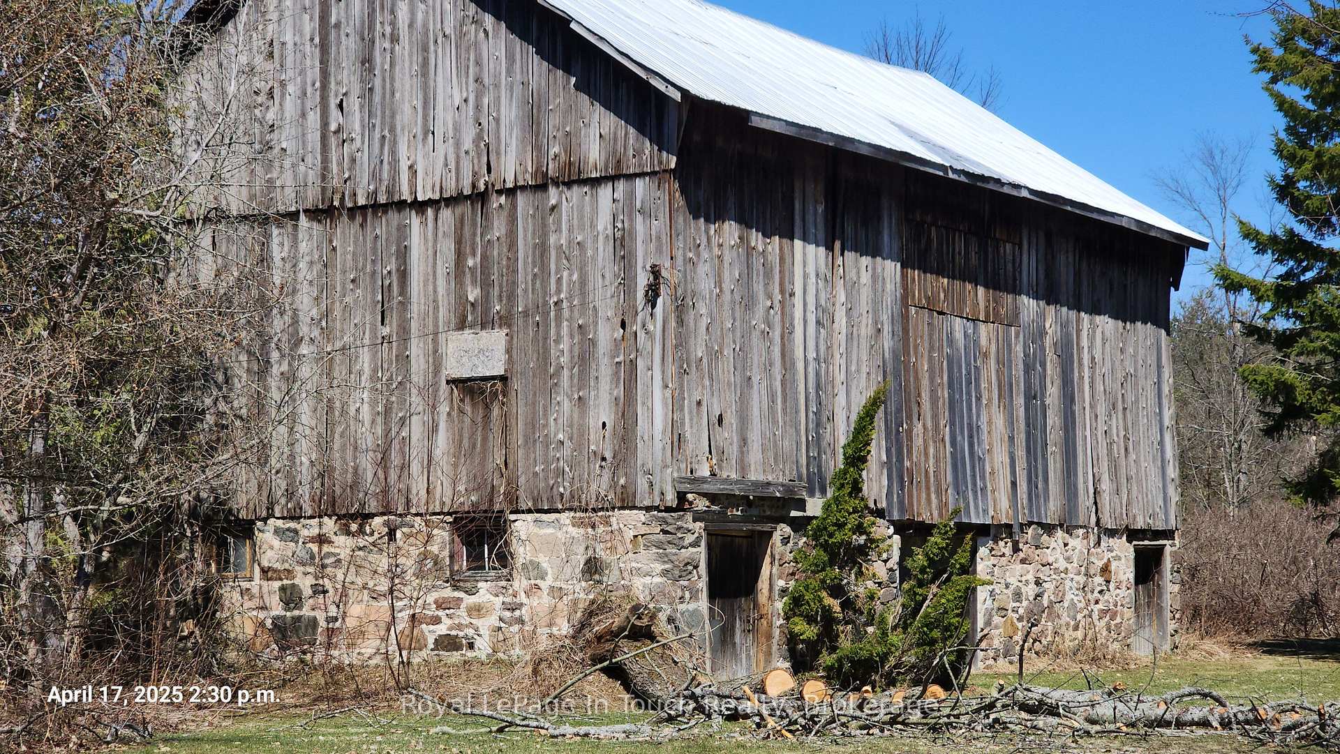 Photo 13 of 1655 Newton Street W, Tay, Rural Tay — HOMEH