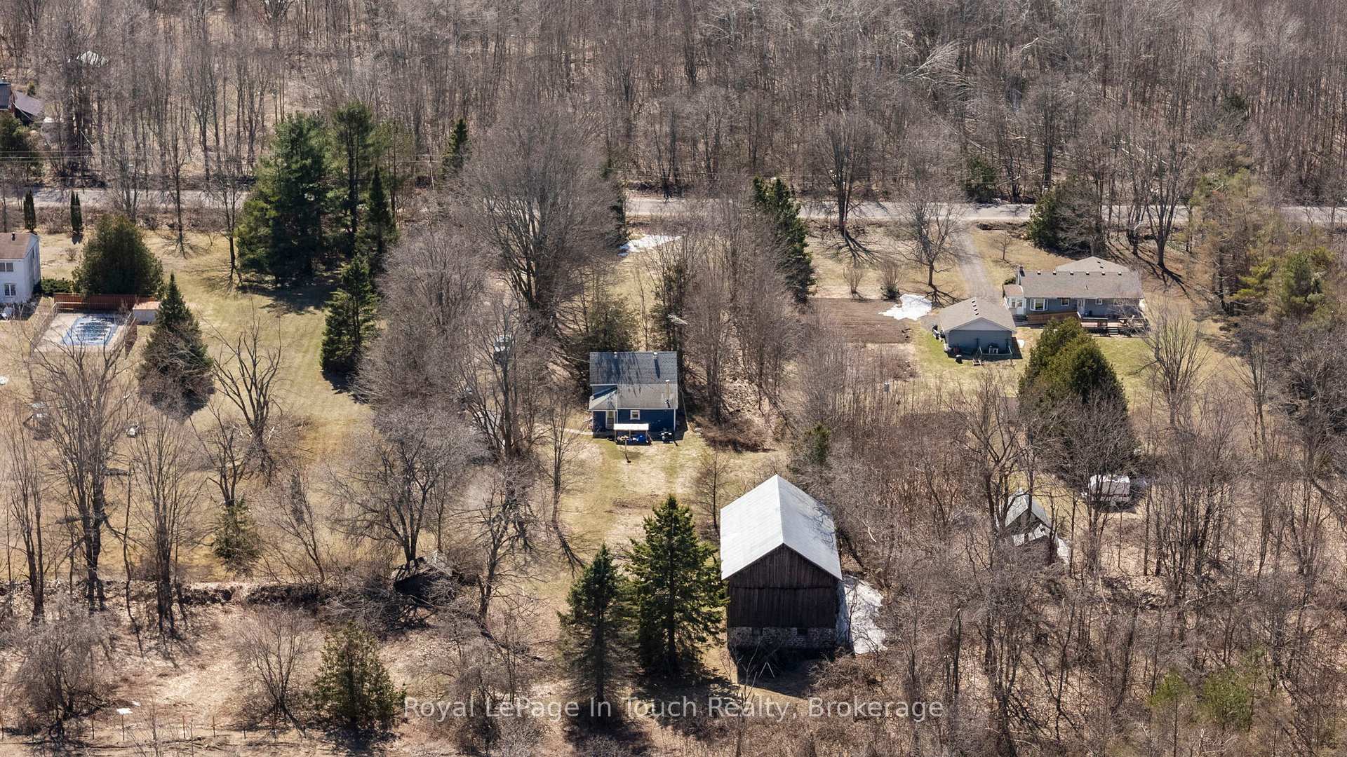 Photo 17 of 1655 Newton Street W, Tay, Rural Tay — HOMEH