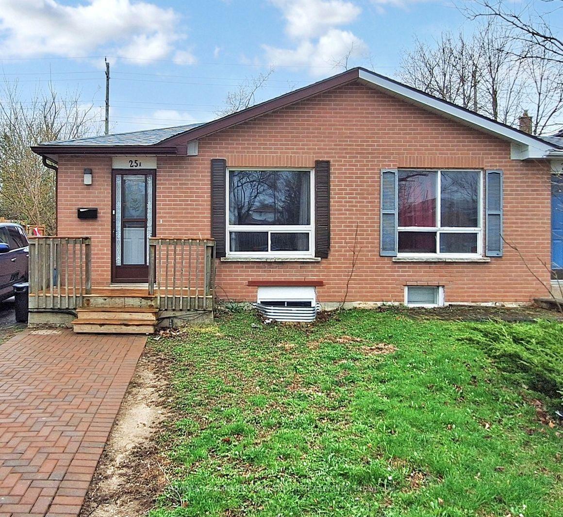 Front of Unit Upper, 25A College Crescent