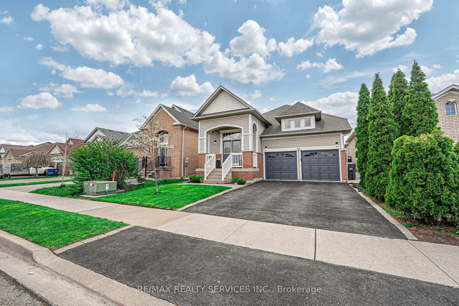 Photo 5 of 196 Van Scott Drive, Brampton, Northwest Sandalwood Parkway — HOMEH