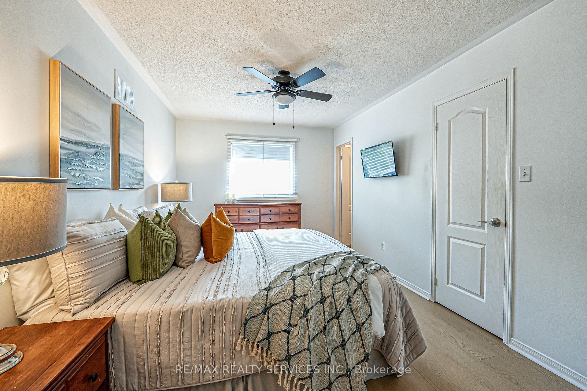 Photo 21 of 196 Van Scott Drive, Brampton, Northwest Sandalwood Parkway — HOMEH