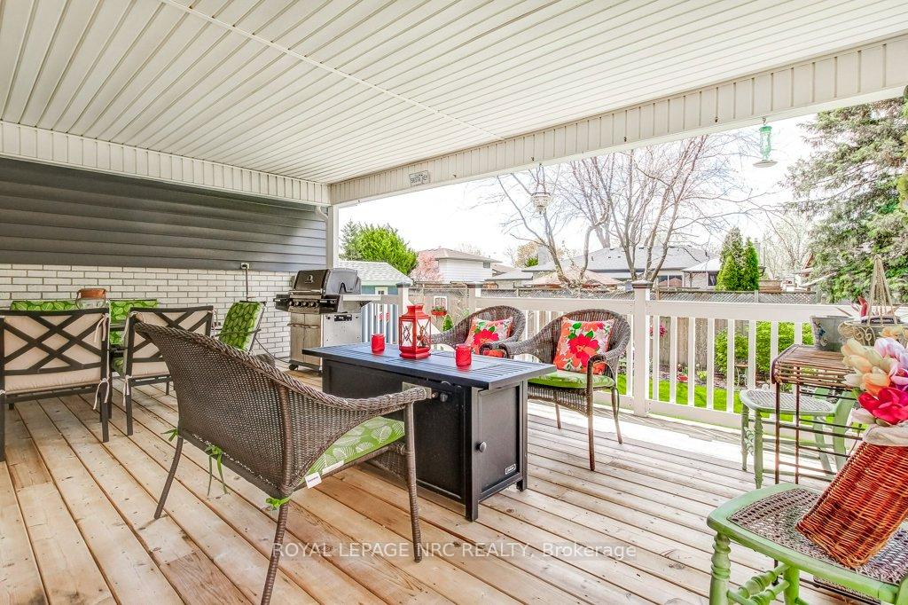 Photo 7 of 20 Royal Henley Boulevard, St. Catharines, Martindale Pond — HOMEH