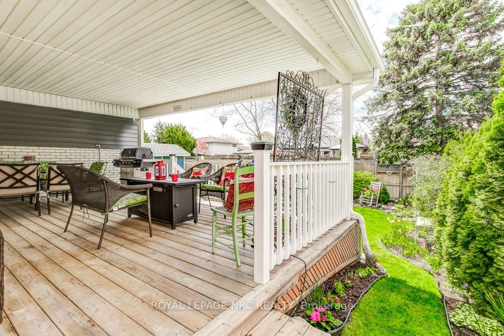 Photo 8 of 20 Royal Henley Boulevard, St. Catharines, Martindale Pond — HOMEH