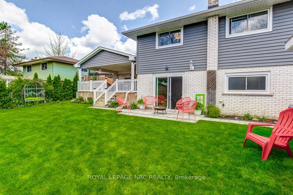 Photo 10 of 20 Royal Henley Boulevard, St. Catharines, Martindale Pond — HOMEH