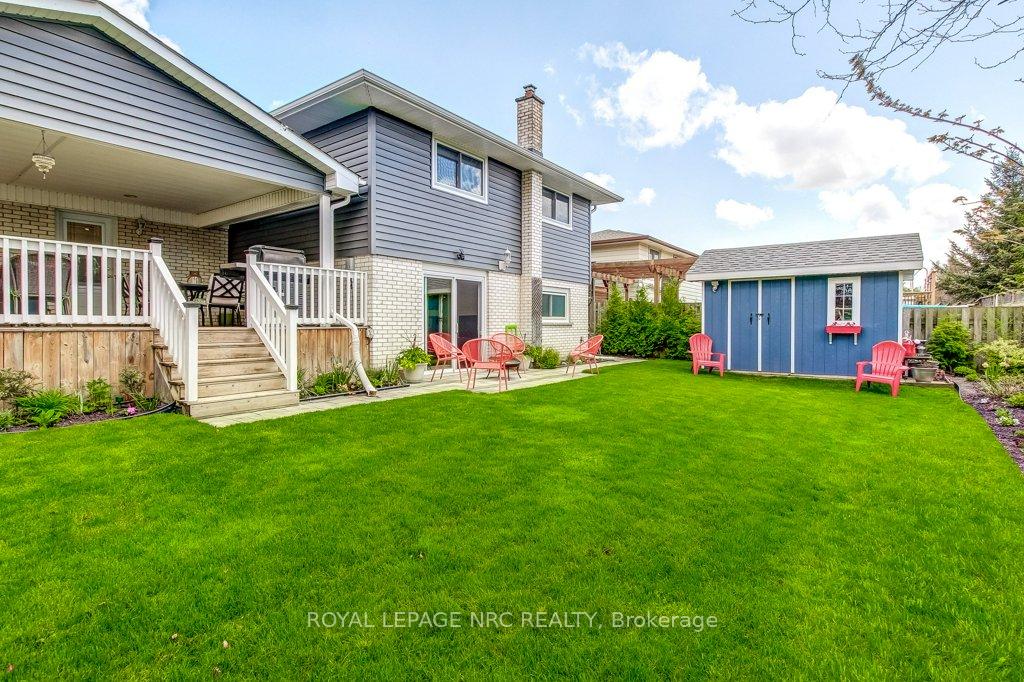 Photo 11 of 20 Royal Henley Boulevard, St. Catharines, Martindale Pond — HOMEH