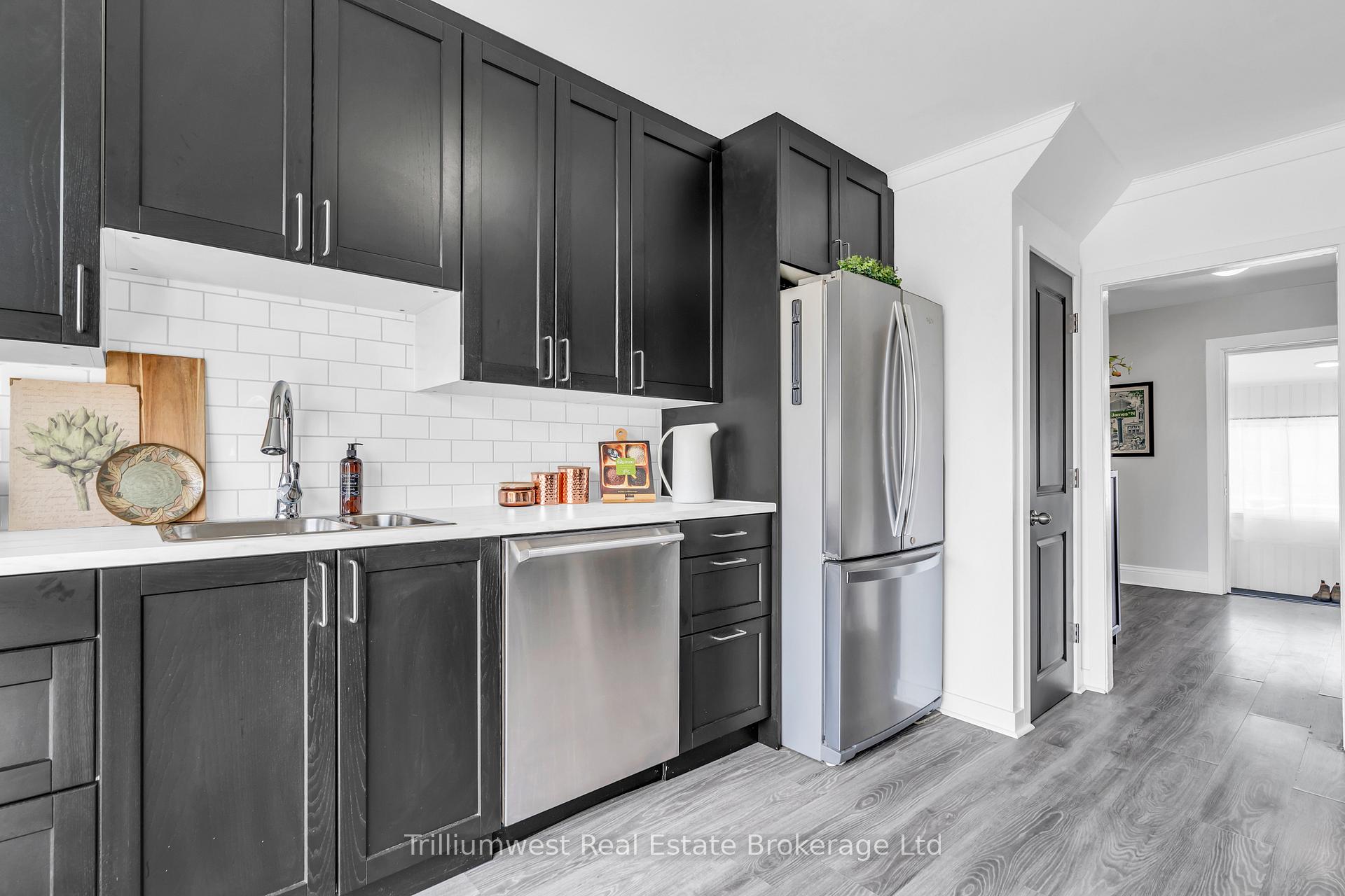 Photo 2 of 368 Avondale Street, Hamilton, Crown Point — HOMEH