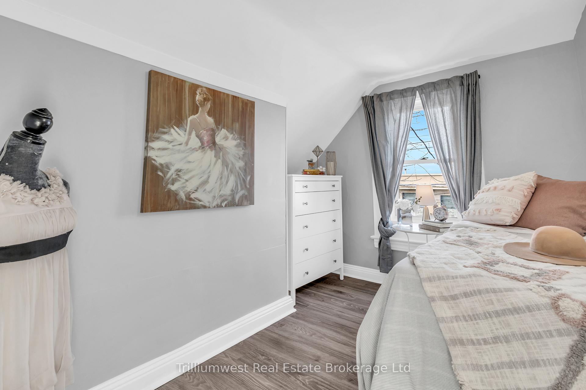 Photo 14 of 368 Avondale Street, Hamilton, Crown Point — HOMEH