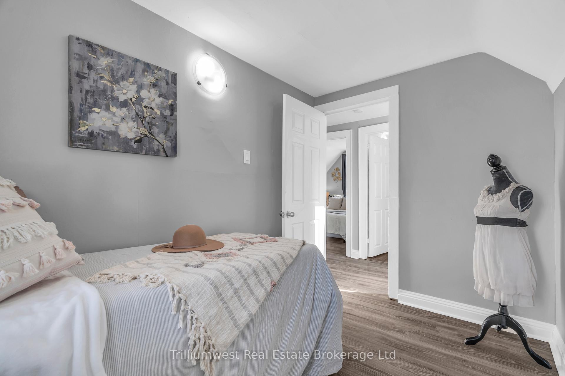 Photo 15 of 368 Avondale Street, Hamilton, Crown Point — HOMEH